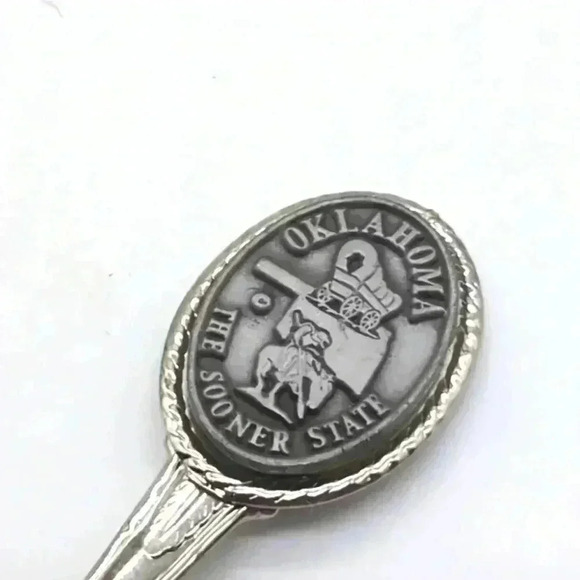 Vintage Oklahoma Sooner State Souvenir Engraved spoon Kitschy cool - Picture 2 of 5